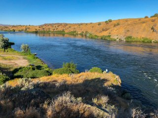 Snake-River-fishing