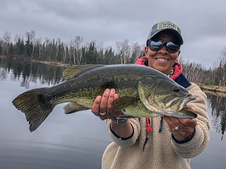 bass-on-fly