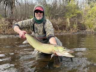 Howie-flyfishing-musky